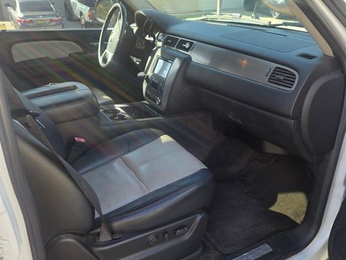 Used 2008 Chevrolet Avalanche LT w/ LT Preferred Equipment Group image 13