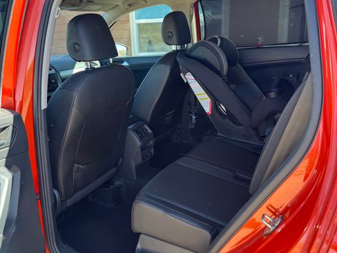 Used 2018 Volkswagen Tiguan SE image 4