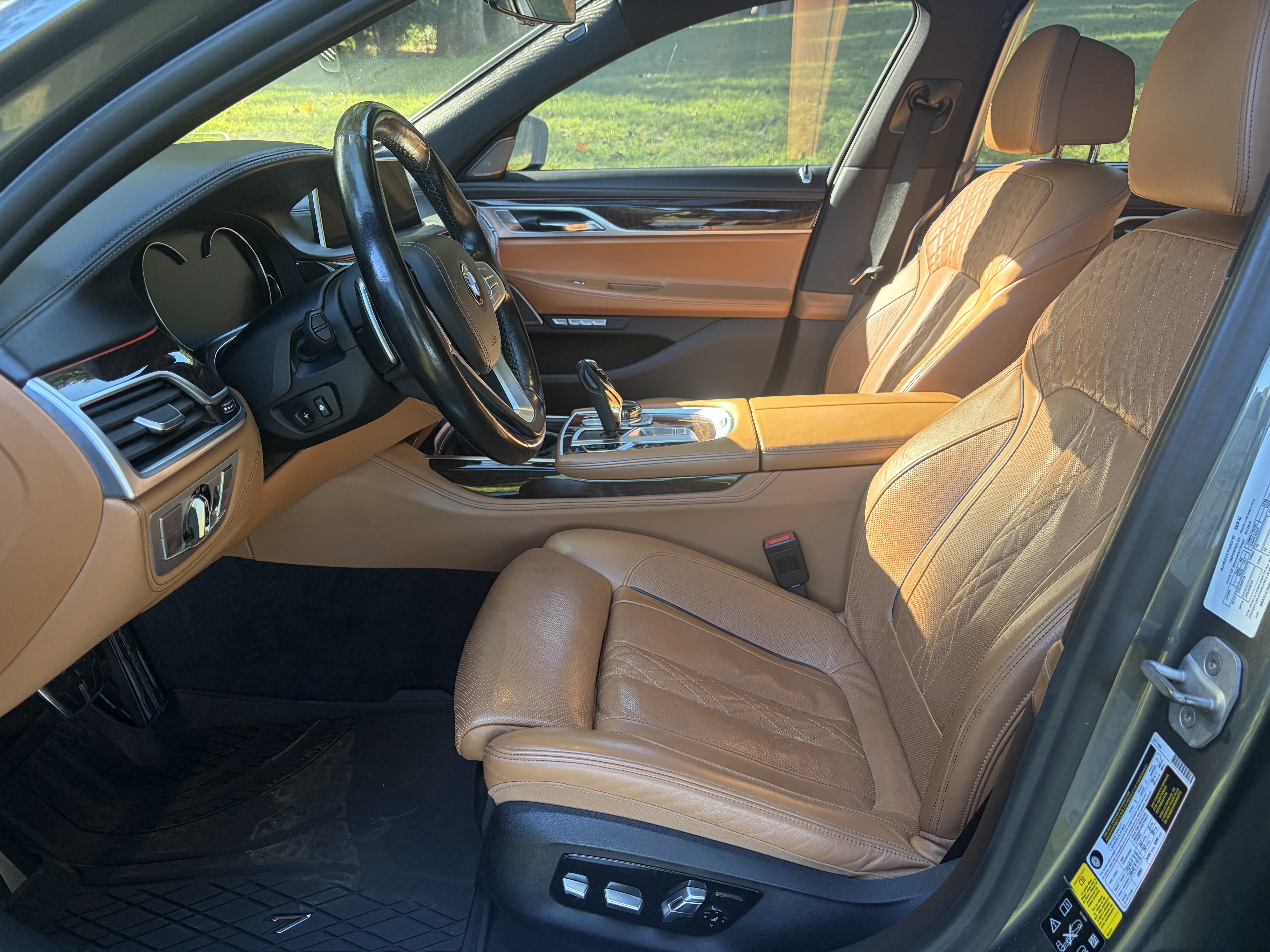 Used 2018 BMW 750i xDrive AWD/4WD image 31