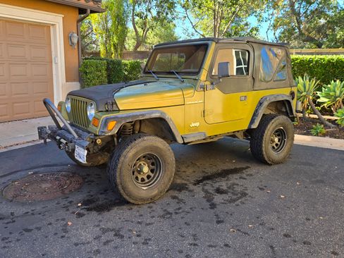 Used 1997 Jeep Wrangler SE image 2