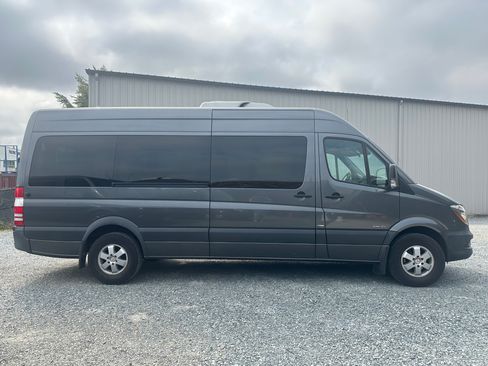Used 2016 Mercedes-Benz Sprinter 2500 image 2