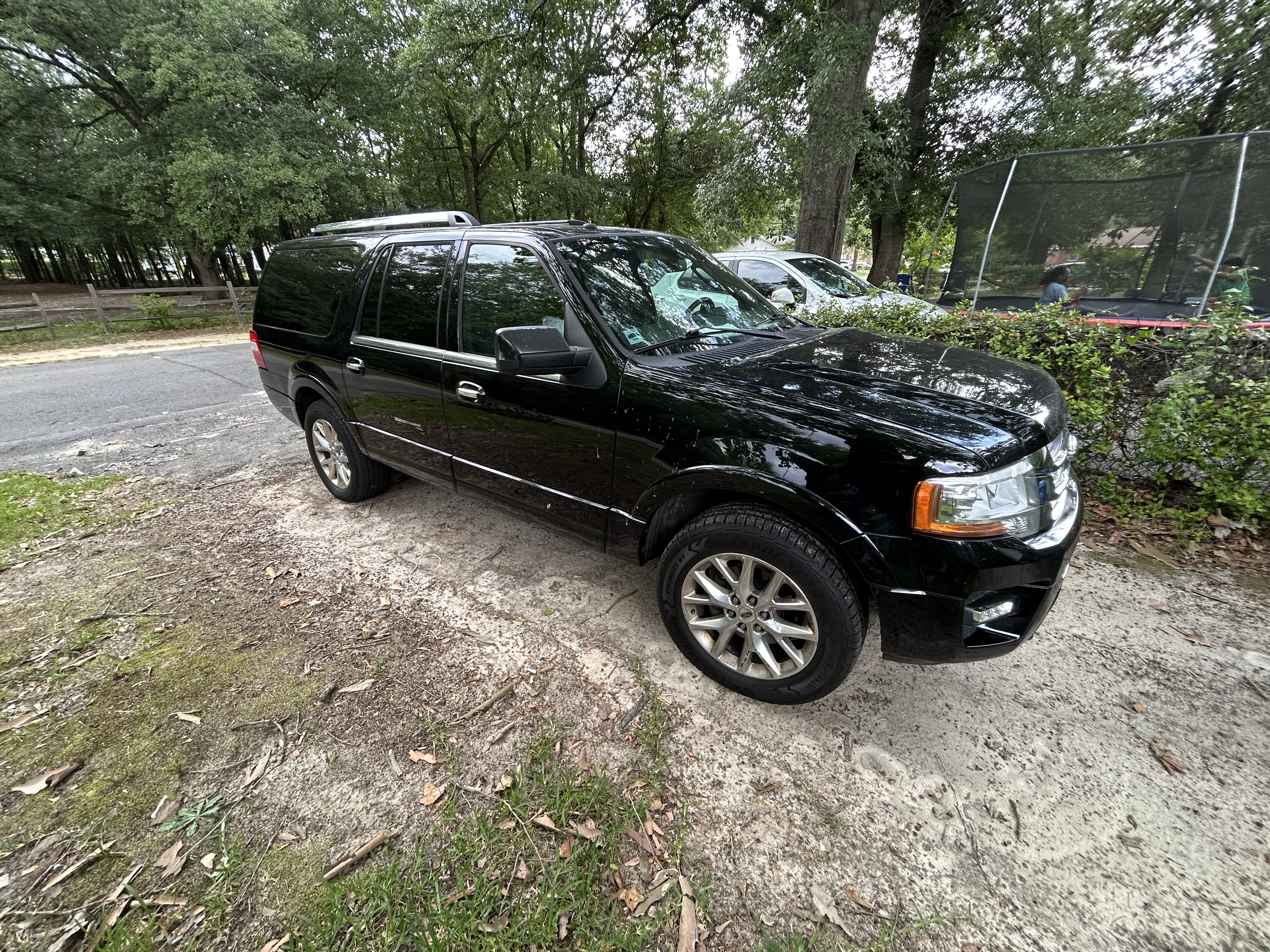 Used 2017 Ford Expedition EL Limited w/ Equipment Group 301A AWD/4WD image 6