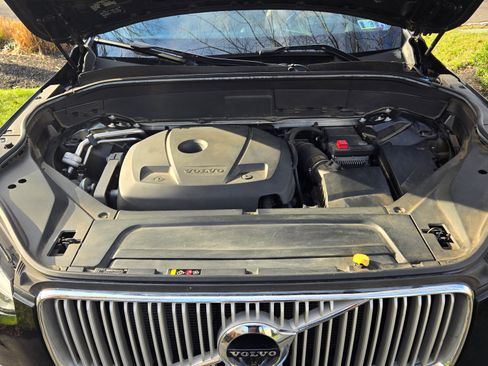 Used 2017 Volvo XC90 T6 Inscription w/ Vision Package image 2