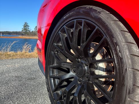 Used 2015 Ford Mustang Premium image 11