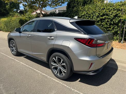 Used 2019 Lexus RX 450h AWD w/ Navigation Package image 4