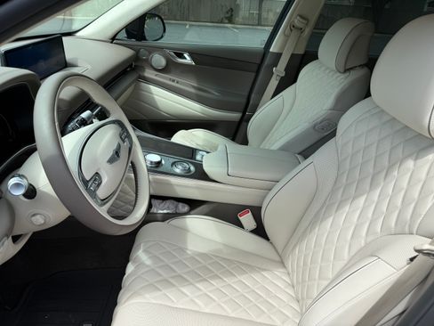 Used 2024 Genesis GV80 3.5T w/ Prestige Package image 17