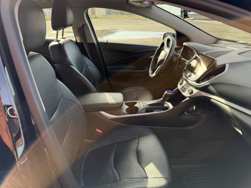 Used 2017 Chevrolet Volt LT w/ Comfort Package image 10