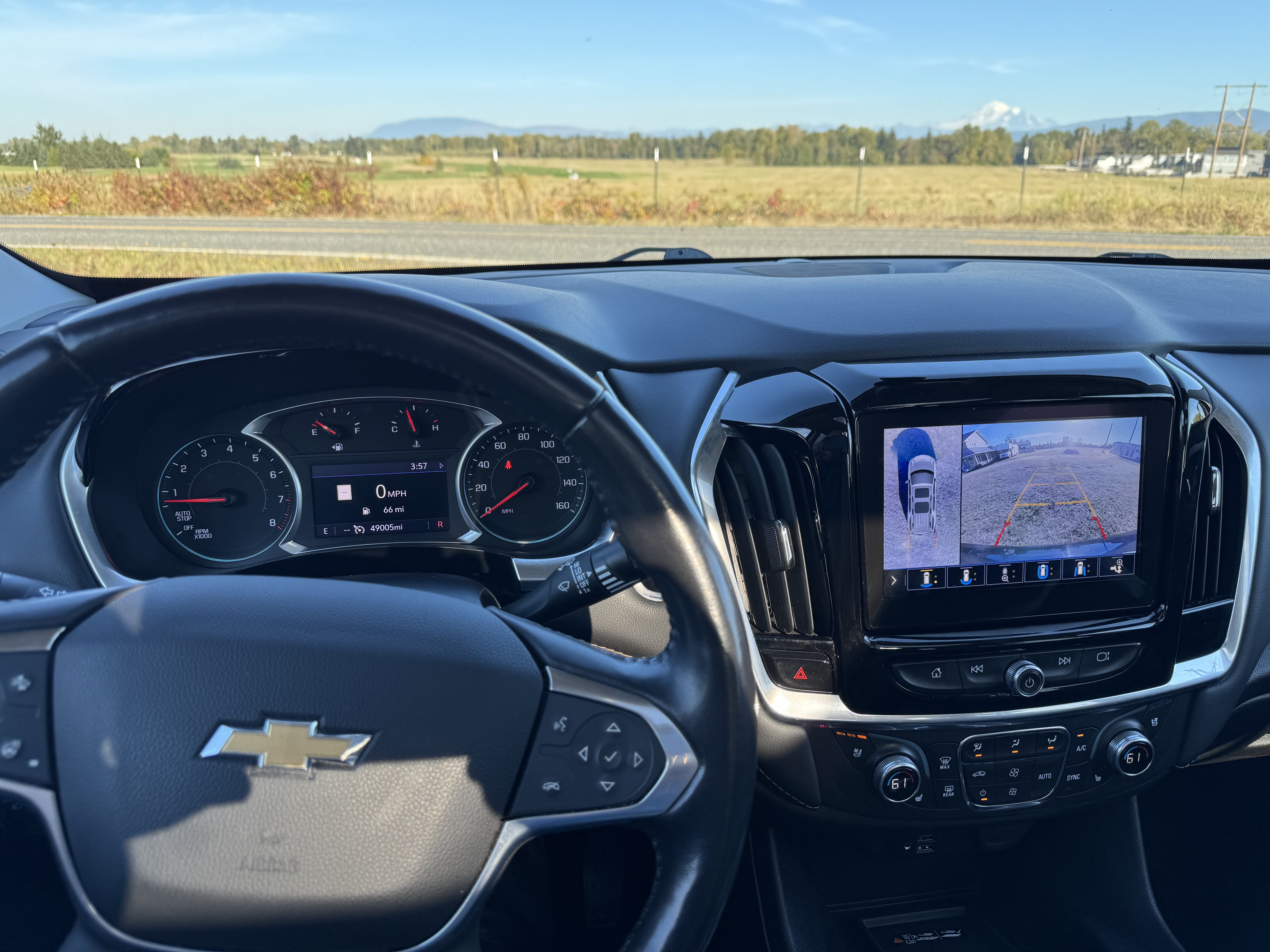Used 2021 Chevrolet Traverse Premier w/ Redline Edition AWD/4WD image 2