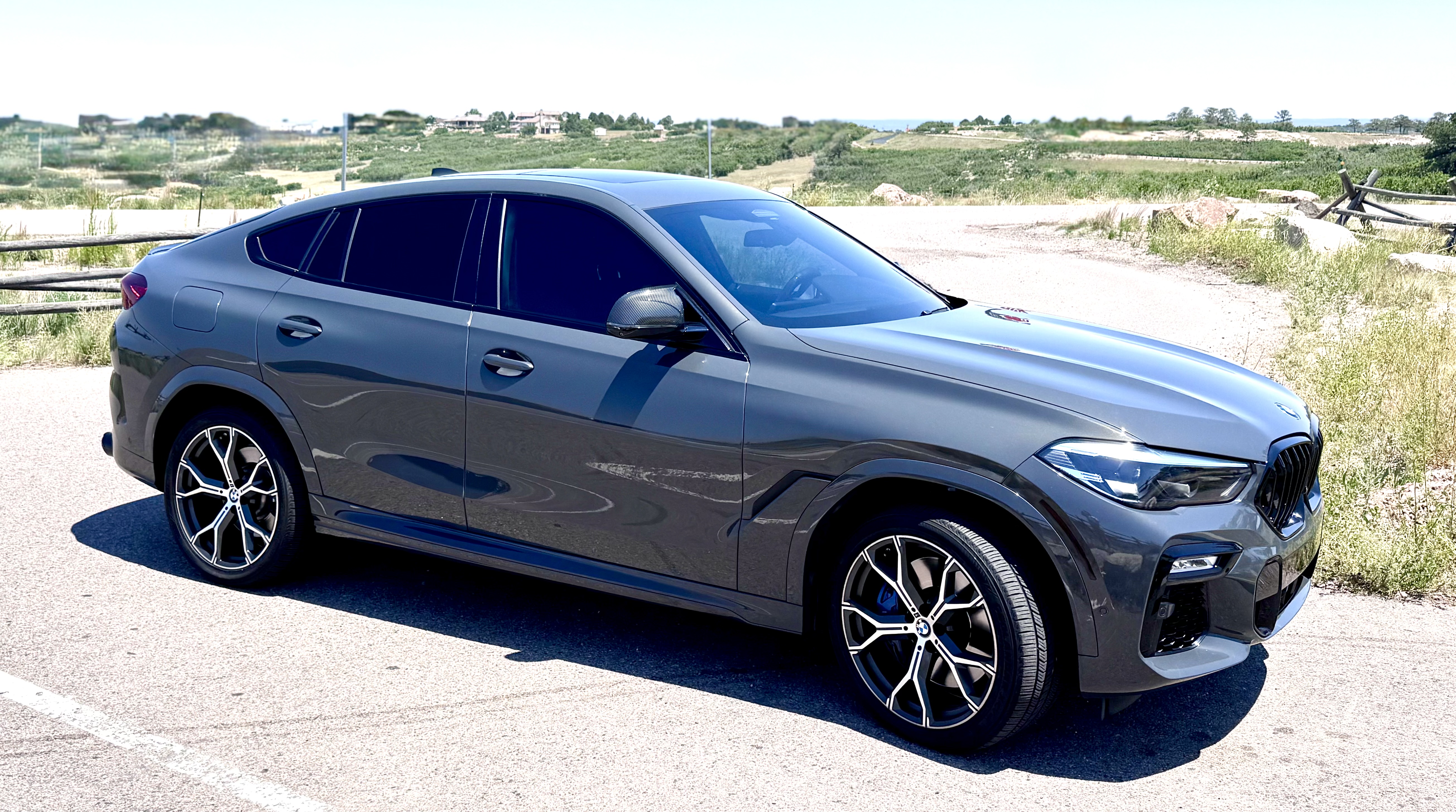 Used 2021 BMW X6 M50i AWD/4WD image 1