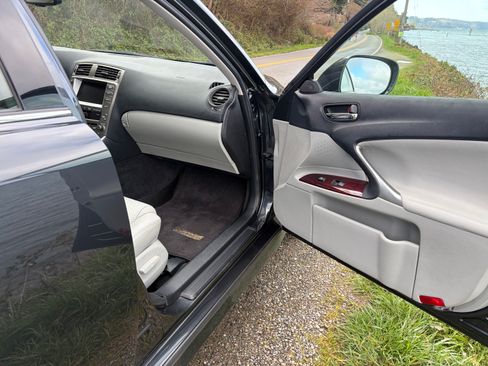 Used 2006 Lexus IS 350 image 8