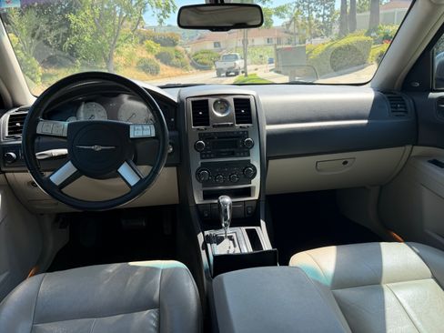 Used 2006 Chrysler 300 Touring RWD image 13
