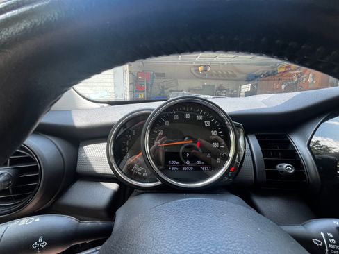 Used 2018 MINI Cooper 2-Door Hardtop FWD image 14