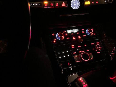 Used 2014 Audi A8 L 4.0T w/ Premium Package image 17