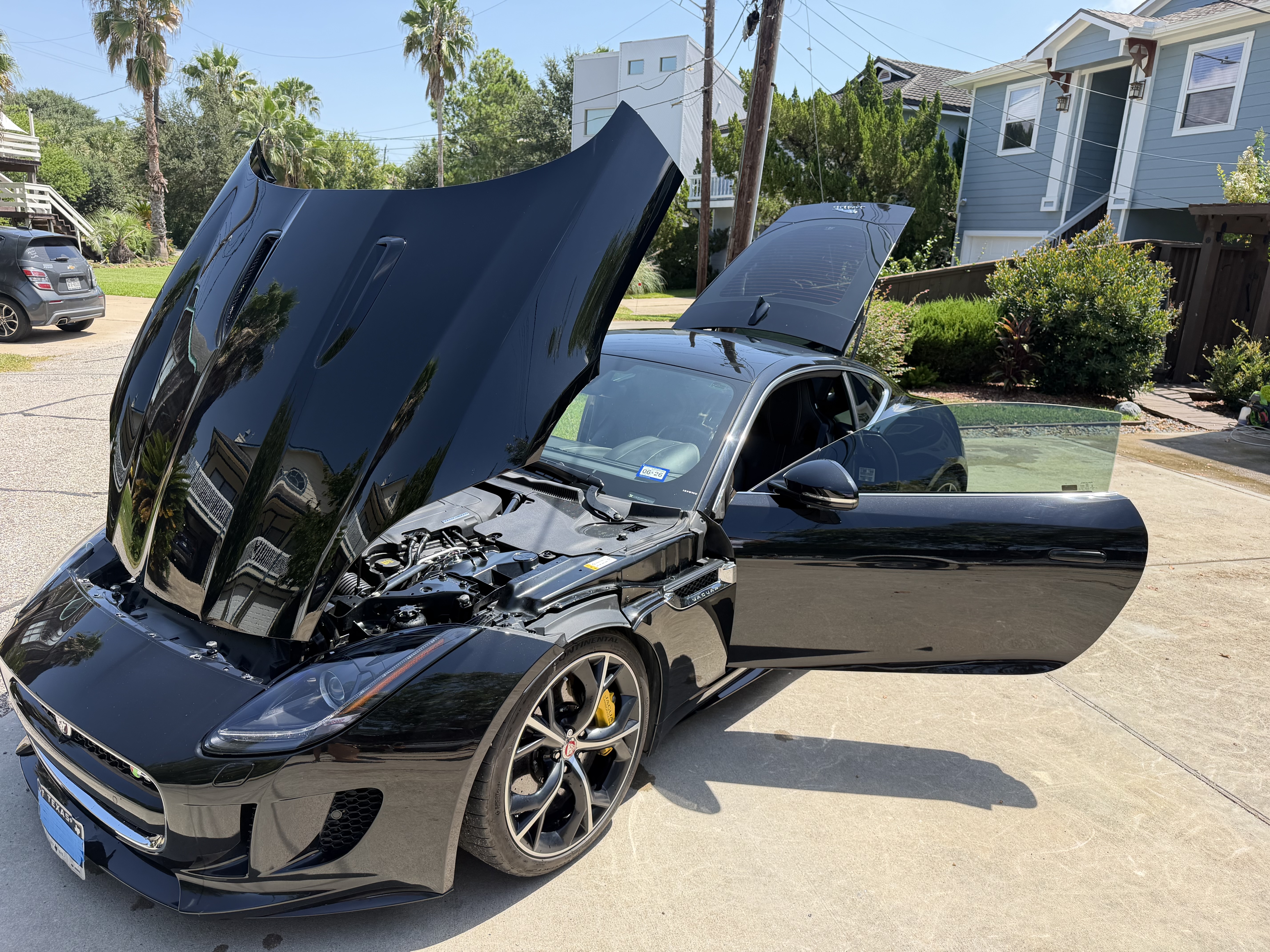 Used 2015 Jaguar F-TYPE R RWD image 17