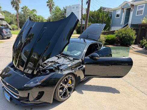 Used 2015 Jaguar F-TYPE R RWD image 17