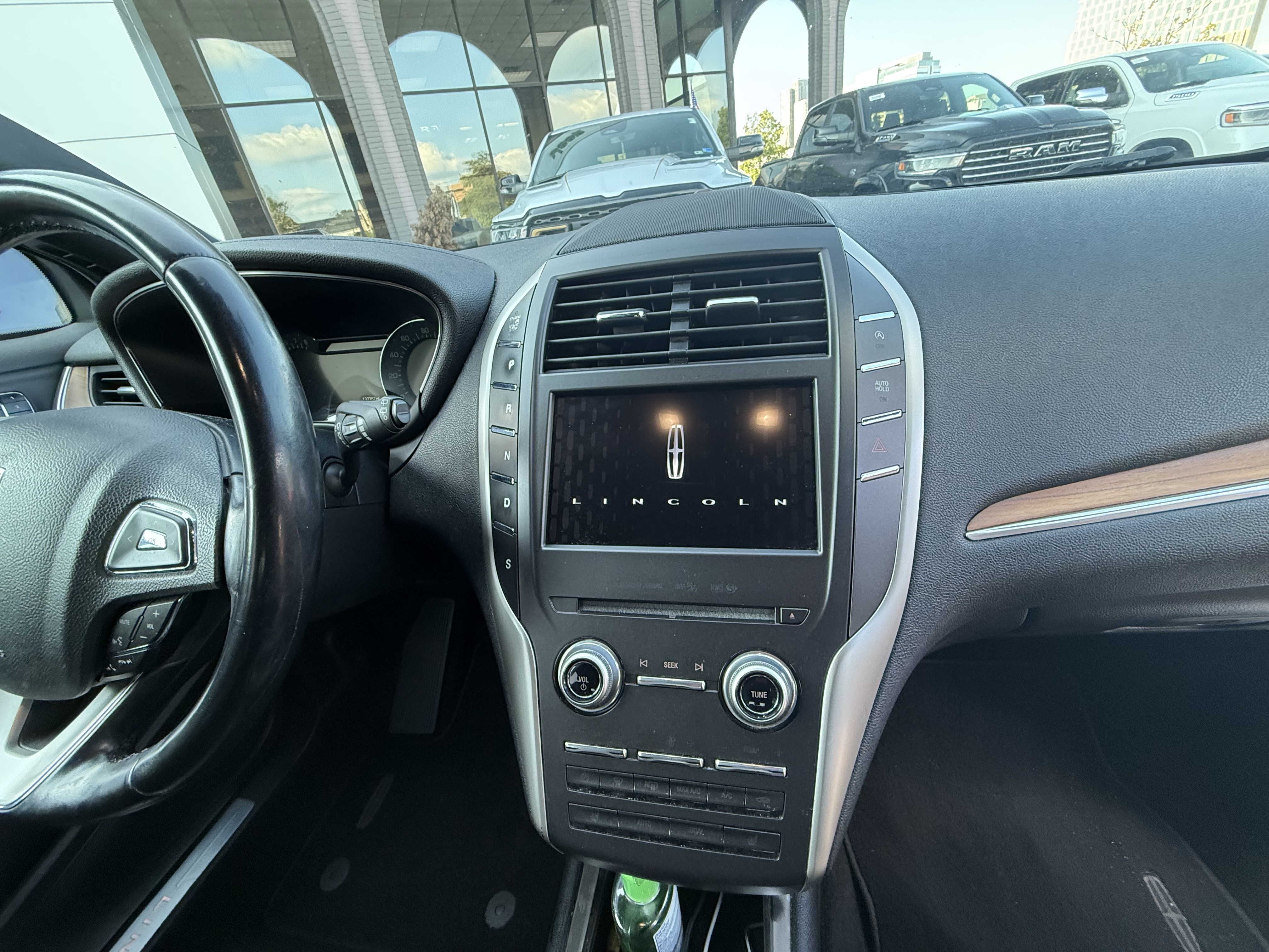 Used 2017 Lincoln MKC Select w/ Select Plus Package FWD image 6