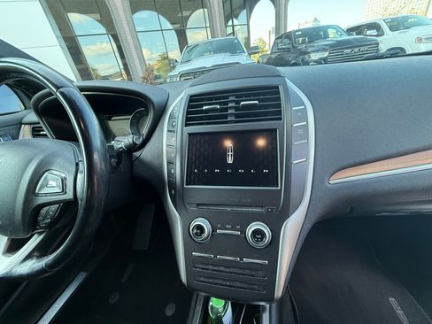 Used 2017 Lincoln MKC Select w/ Select Plus Package FWD image 6