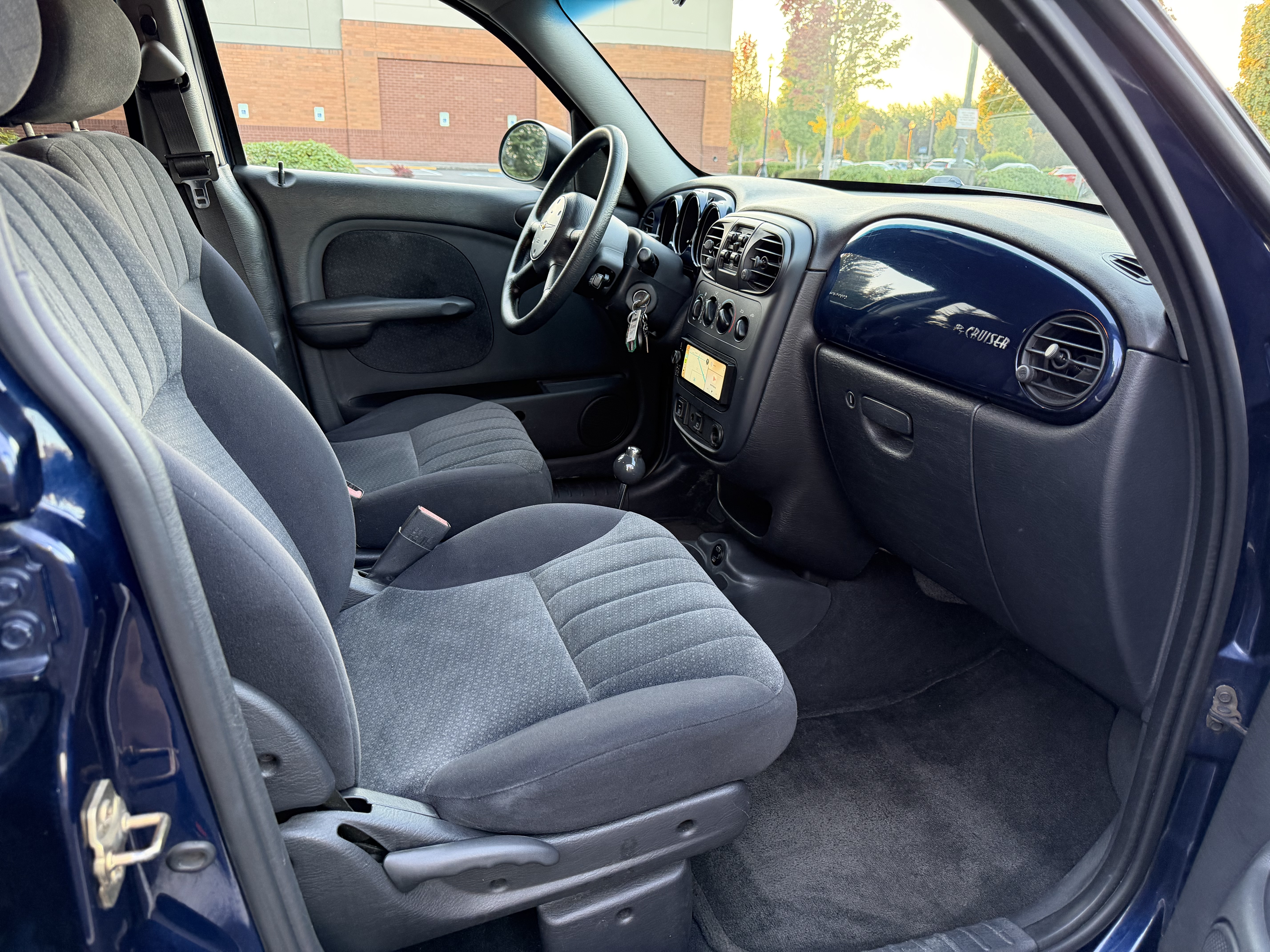 Used 2005 Chrysler PT Cruiser Touring FWD image 10