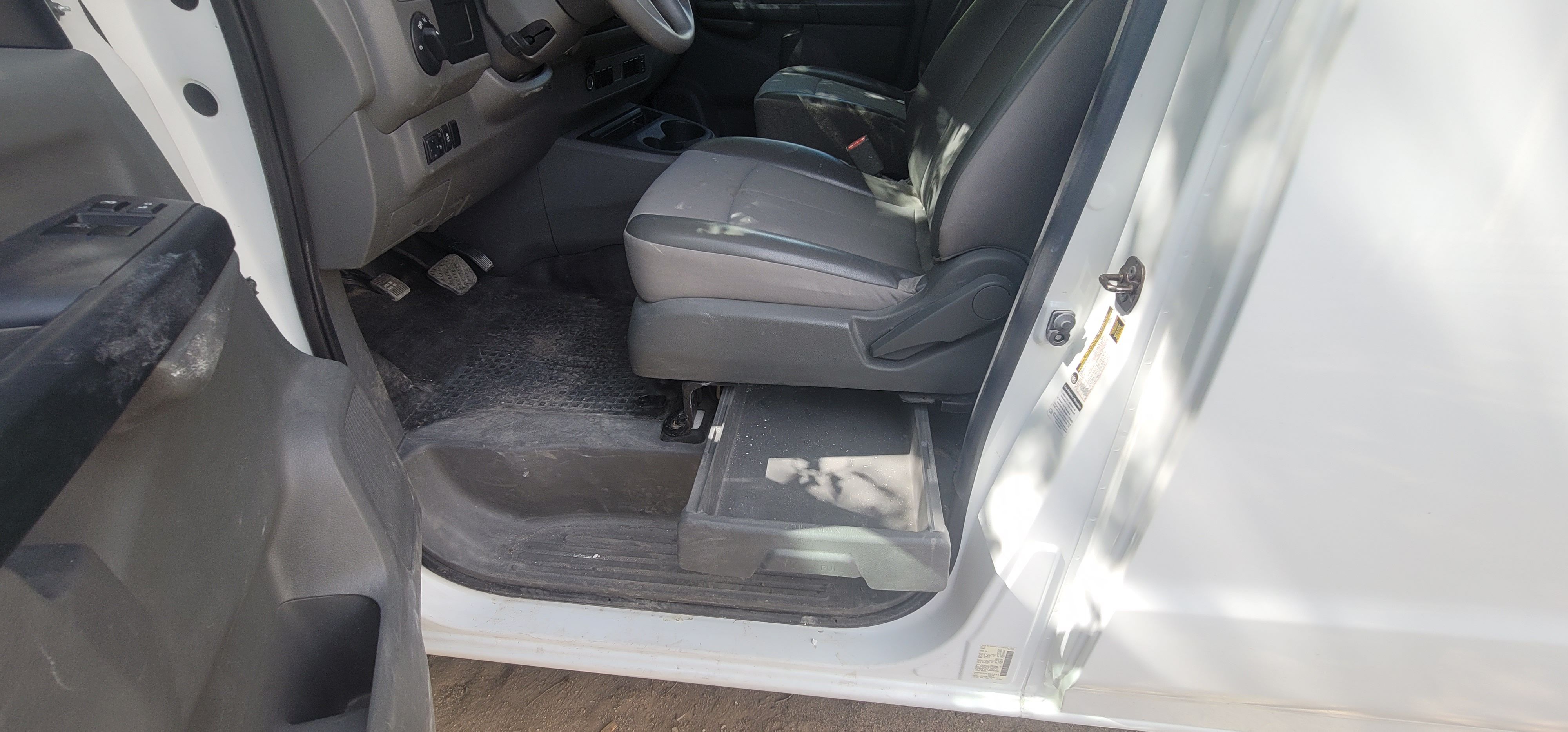 Used 2018 Nissan NV 2500 S RWD image 14