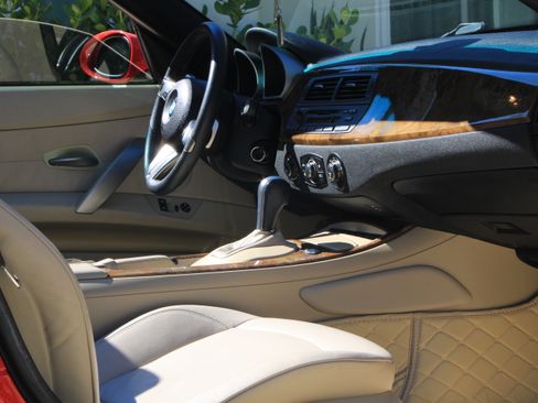 Used 2007 BMW Z4 3.0si image 13