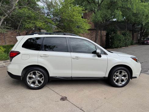Used 2017 Subaru Forester 2.5i Touring AWD/4WD image 14