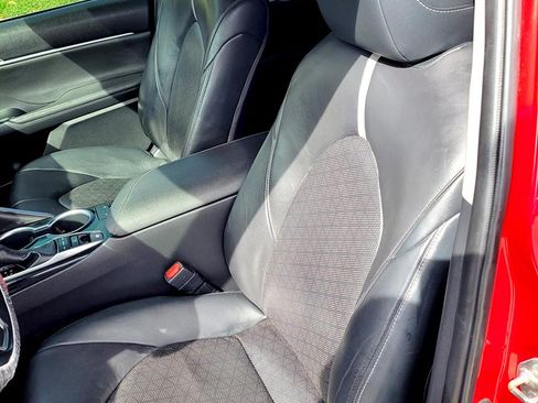 Used 2019 Toyota Camry XSE image 13