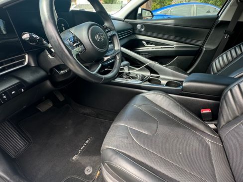 Used 2021 Hyundai Elantra Limited w/ Cargo Package image 2