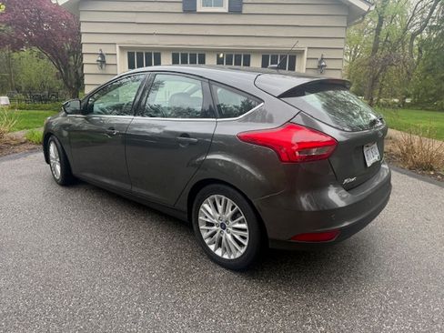 Used 2018 Ford Focus Titanium FWD image 6