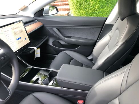 Used 2019 Tesla Model 3 image 14