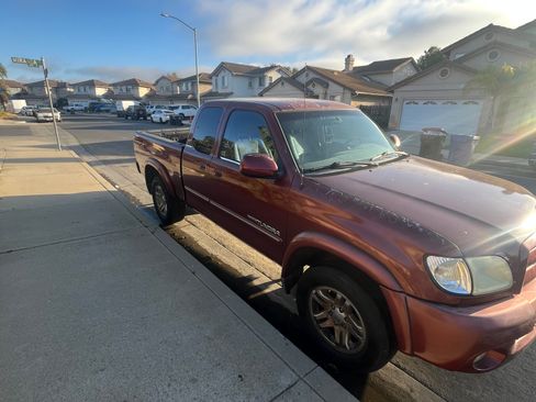 Used 2004 Toyota Tundra Limited image 2