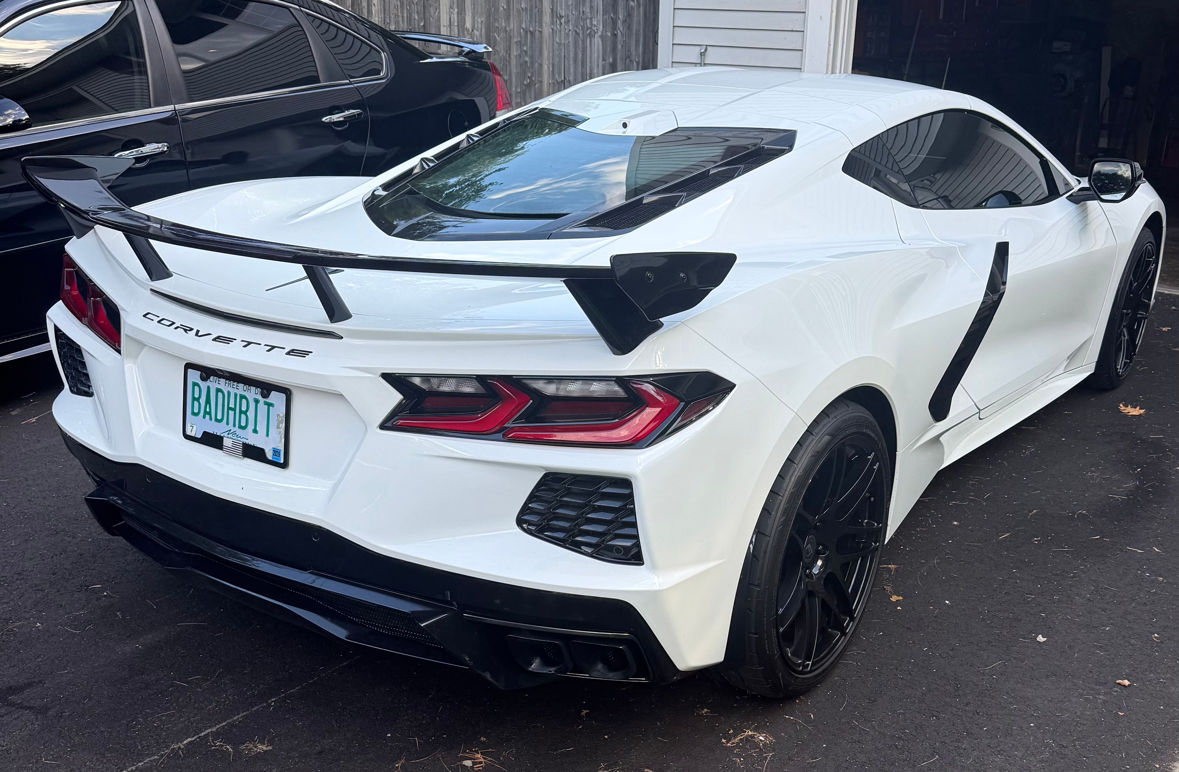 Used 2024 Chevrolet Corvette Stingray Preferred Cpe w/ Z51 Performance Package RWD image 4