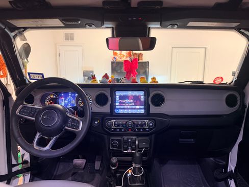 Used 2023 Jeep Wrangler Unlimited Sahara image 2