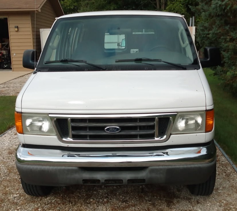 Used 2005 Ford E-350 and Econoline 350 Extended Super Duty RWD image 2