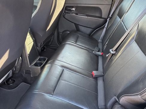 Used 2012 Jeep Liberty Sport image 15