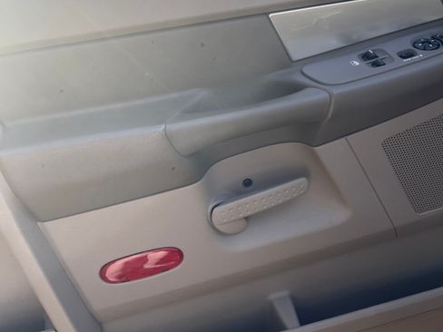 Used 2007 Dodge Ram 1500 Truck SLT image 12