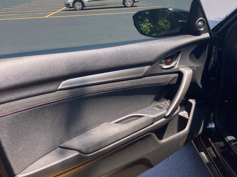 Used 2018 Honda Civic Si image 9