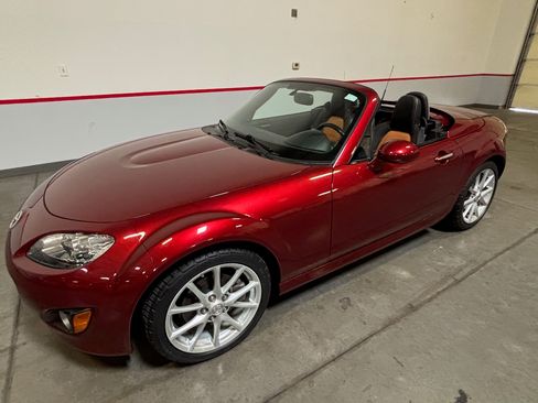 Used 2011 MAZDA MX-5 Miata Touring w/ Suspension Pkg RWD image 26