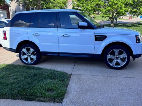 Used 2013 Land Rover Range Rover Sport HSE LUX w/ HSE Luxury Silver Pkg AWD/4WD image 4