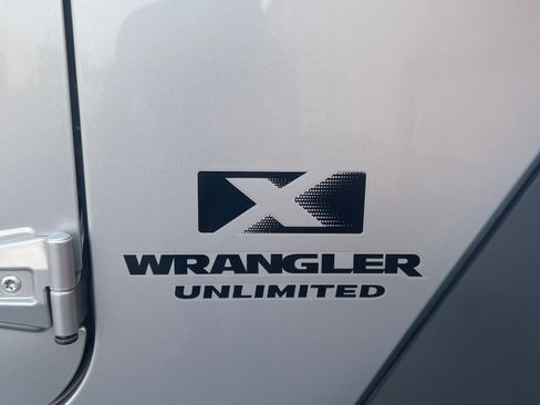 Used 2009 Jeep Wrangler Unlimited X w/ Trailer Tow Group image 12