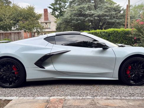 Used 2023 Chevrolet Corvette Stingray Preferred Cpe w/ Z51 Performance Package RWD image 2