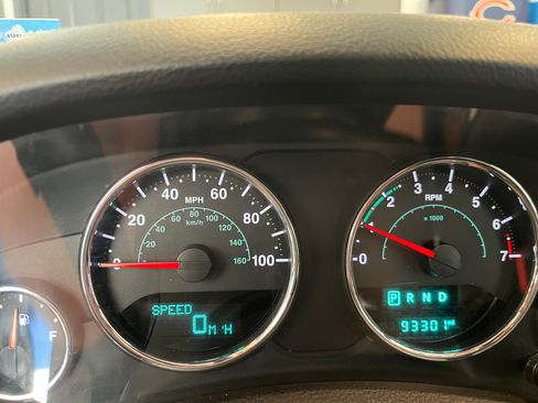 Used 2018 Jeep Wrangler Unlimited Sahara AWD/4WD image 12