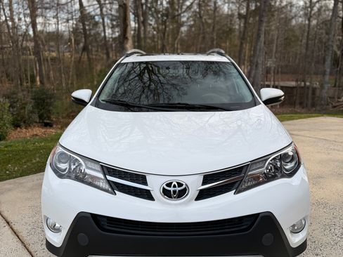 Used 2015 Toyota RAV4 XLE FWD image 2