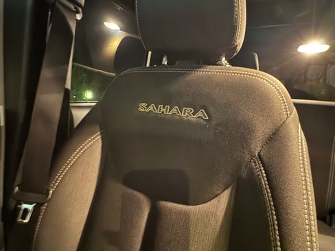 Used 2017 Jeep Wrangler Unlimited Sahara w/ Connectivity Group image 29