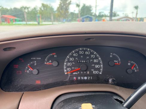 Used 1998 Ford F150 2WD Regular Cab image 1