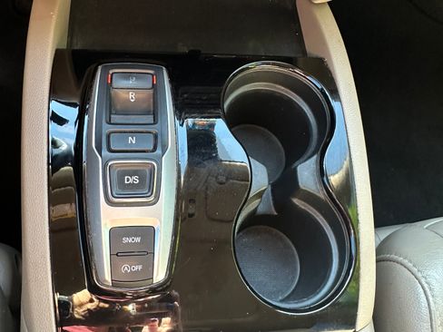 Used 2017 Honda Pilot Touring image 13