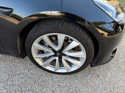 Used 2018 Tesla Model 3 Mid Range RWD image 15