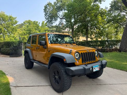 Used 2014 Jeep Wrangler Unlimited Sport w/ Quick Order Package 24S AWD/4WD image 16