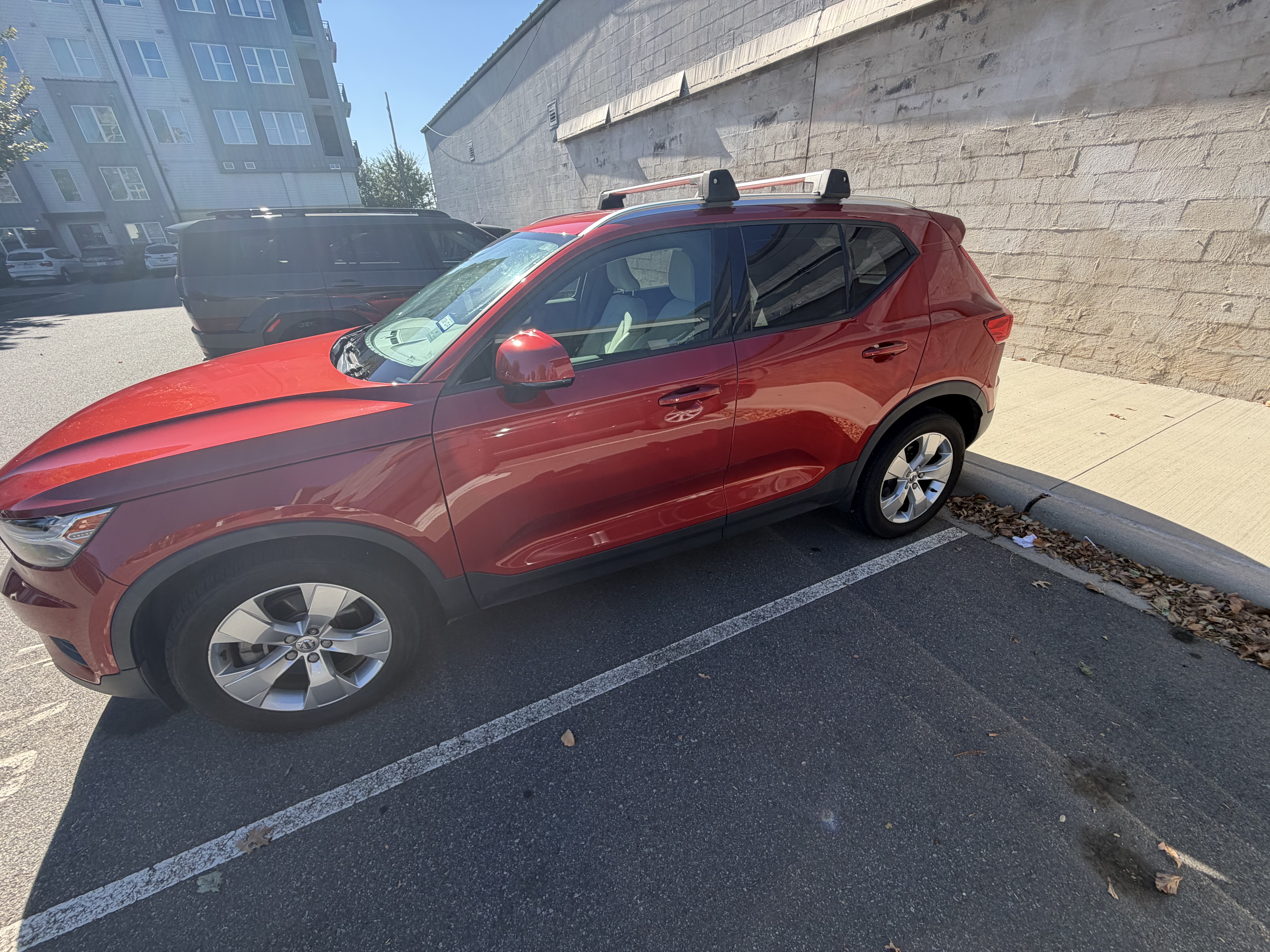 Used 2020 Volvo XC40 T4 Momentum FWD image 6