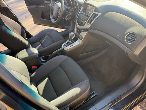 Used 2015 Chevrolet Cruze LT w/ Technology Package image 14