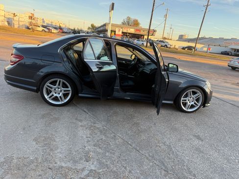 Used 2009 Mercedes-Benz C 350 Sport image 17